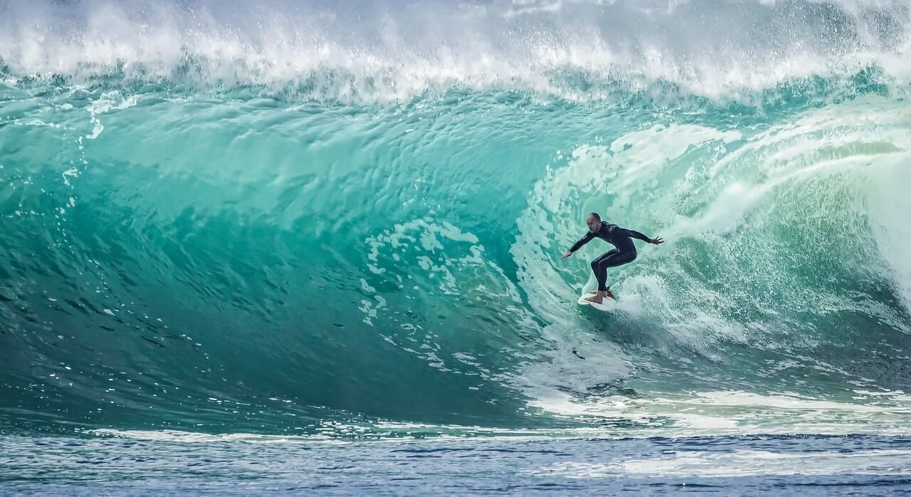 Los 5 mejores spots de surf en Canarias